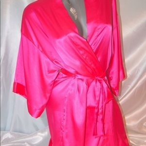 VICTORIA’S SECRET HOT PINK ROBE